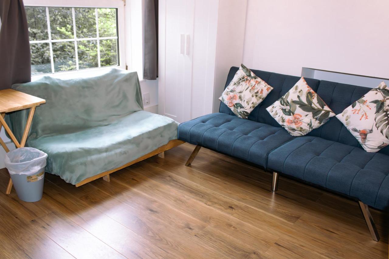 Nice 4 Bedroom Apartment Near City Centre 2-Min Walk To Metro !! Business & Family Friendly!! London Luaran gambar