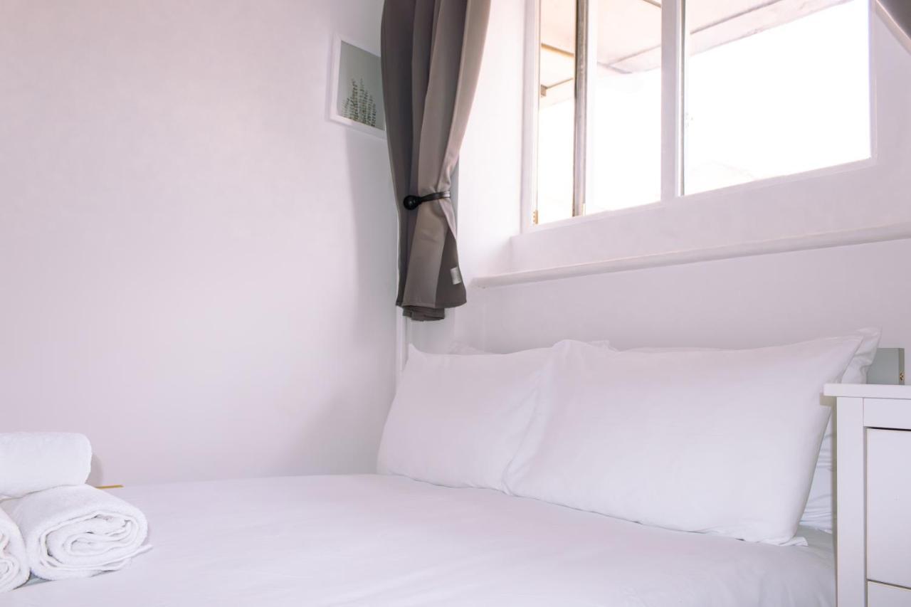 Nice 4 Bedroom Apartment Near City Centre 2-Min Walk To Metro !! Business & Family Friendly!! London Luaran gambar