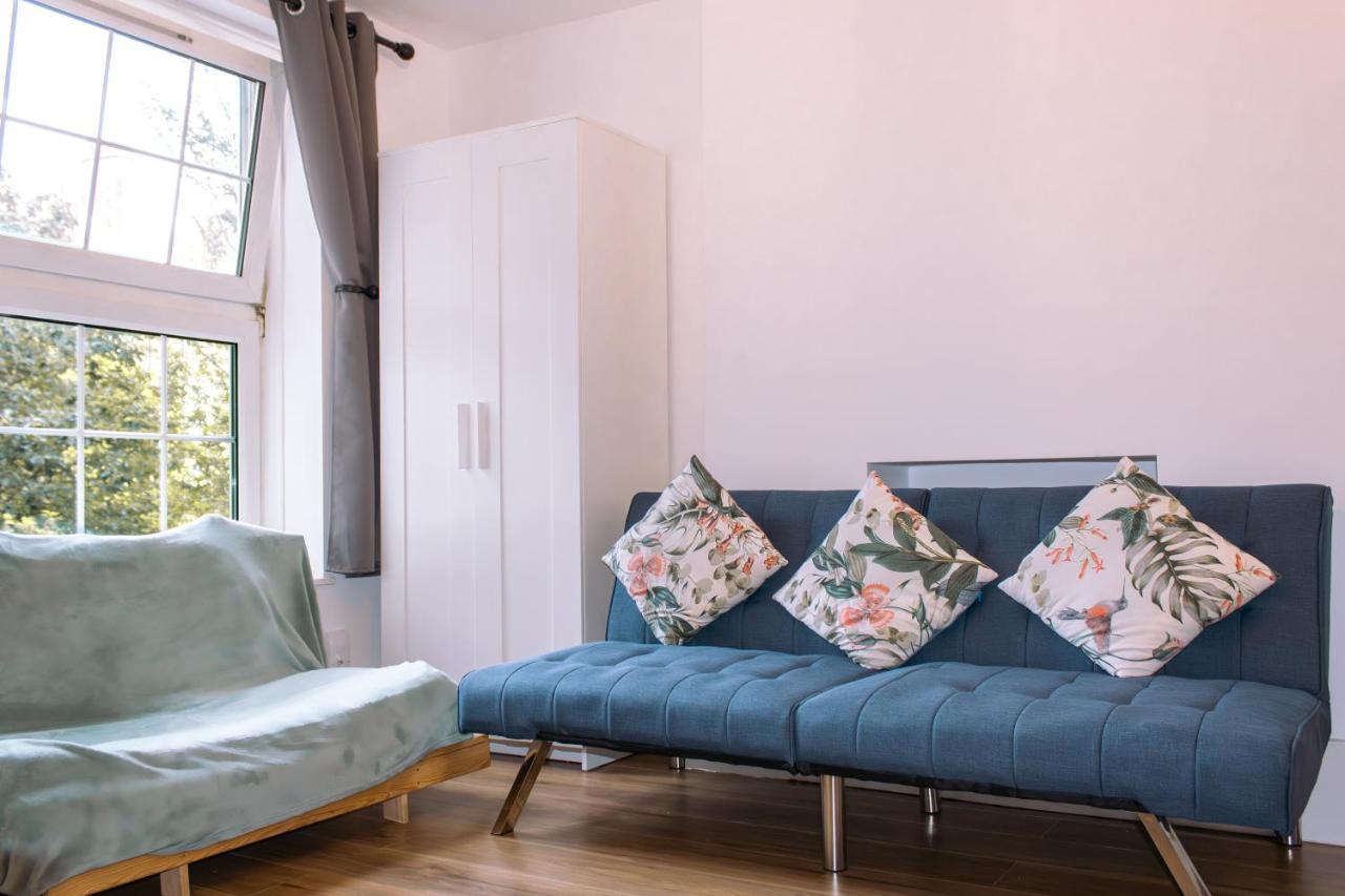 Nice 4 Bedroom Apartment Near City Centre 2-Min Walk To Metro !! Business & Family Friendly!! London Luaran gambar